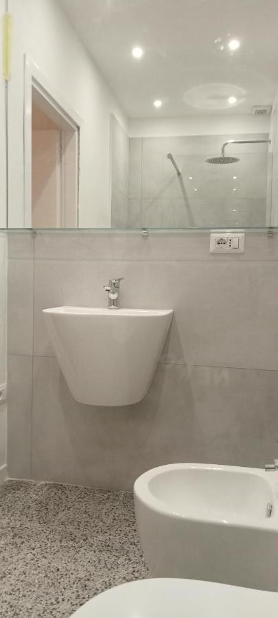 Cinghiale Bianco Apartment Cagliari Bagian luar foto
